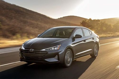 Giá xe ô tô hôm nay 20/12: Hyundai Elantra dao động từ 580 - 769 triệu đồng