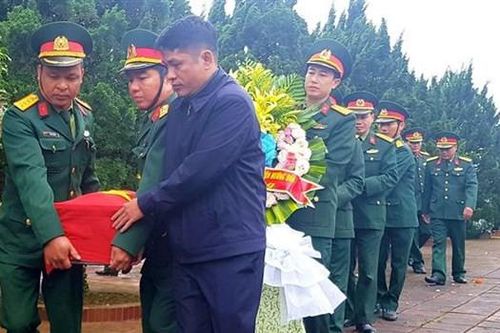 Quảng Trị: Truy điệu và an táng 8 hài cốt liệt sĩ
