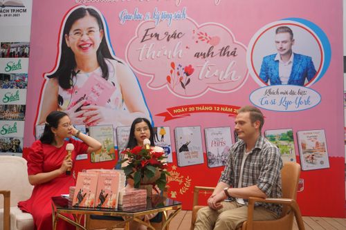 Nhà văn Dương Thụy chia sẻ về tình yêu không biên giới