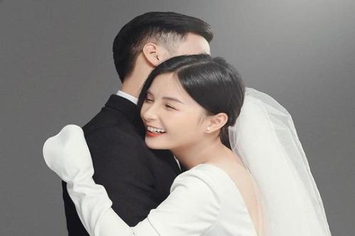 Theo chồng bỏ cuộc chơi, 'hot girl dân tộc' hé lộ thêm chi tiết