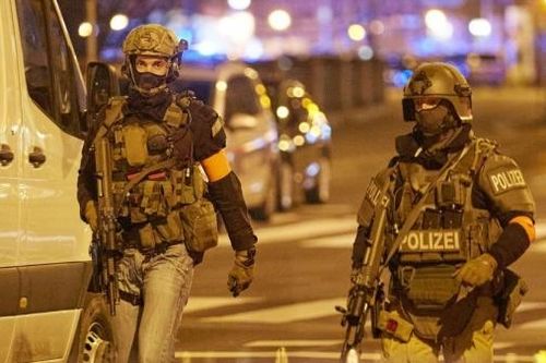 Bắt thêm 2 nghi can liên quan tới vụ tấn công chết người ở Vienna