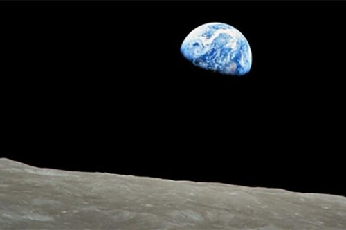 Câu chuyện thú vị đằng sau tấm hình chụp Trái đất nổi tiếng nhất mọi thời đại