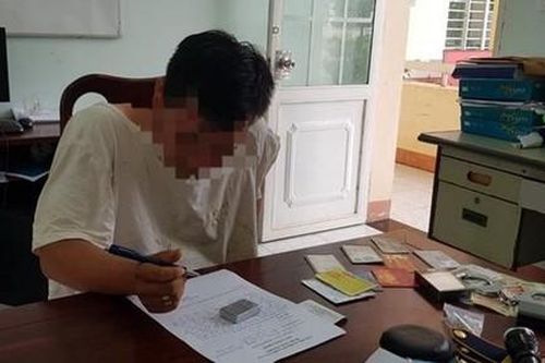 Đột nhập ô tô trộm đồng hồ trị giá 130 triệu đồng khi đi học