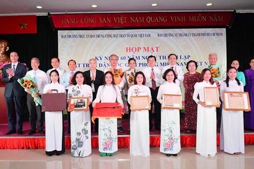 Họp mặt truyền thống nhân kỷ niệm 60 năm Ngày thành lập Mặt trận Dân tộc giải phóng miền Nam Việt Nam