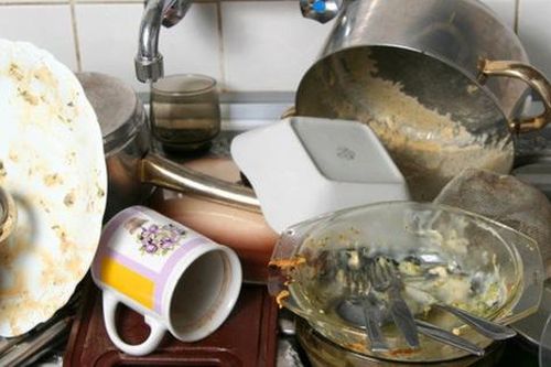 Bồn cầu chưa phải là thứ bẩn nhất trong nhà mà 5 vật dụng này mới là 'ổ vi trùng' thường bị bỏ quên