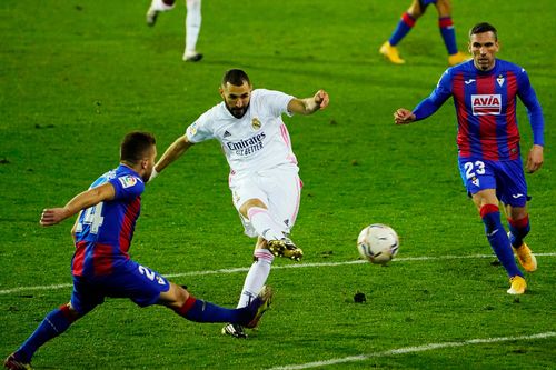 Real Madrid áp sát ngôi đầu sau trận thắng Eibar