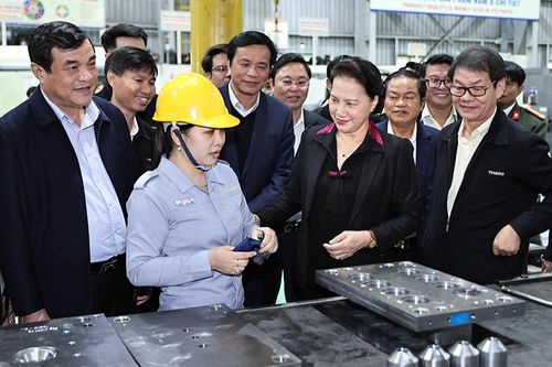 Chủ tịch Quốc hội Nguyễn Thị Kim Ngân thăm và làm việc tại tỉnh Quảng Nam
