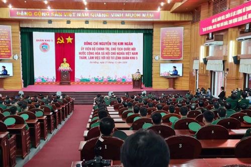 Chủ tịch Quốc hội Nguyễn Thị Kim Ngân làm việc tại Đà Nẵng