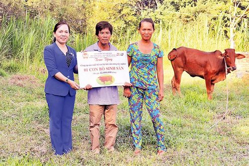 Thêm động lực giúp nông dân vượt khó
