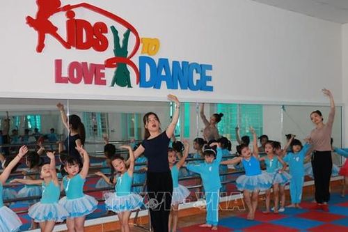 'Gỡ khó' cho con em công nhân tại các khu công nghiệp