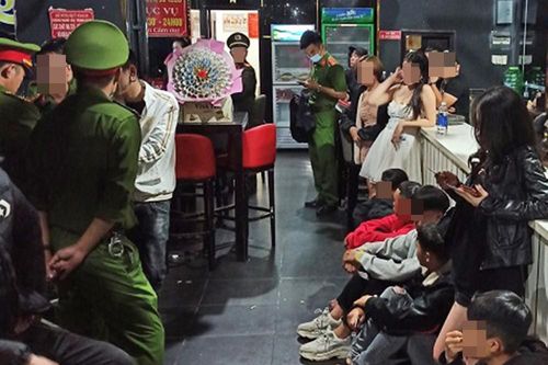 Đột kích quán beer, karaoke, phát hiện 20 người dương tính với ma túy
