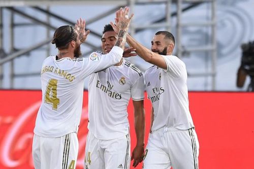 Real vút đi mạnh mẽ, ép Barca giương cờ trắng ở cuộc đua vô địch