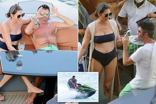 Vợ 'ông trùm giải trí' Simon Cowel mặc bikini gợi cảm hút hồn dù ở tuổi U50