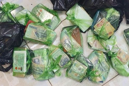 Đột kích trường gà, tạm giữ 26 đối tượng và gần 300 triệu đồng