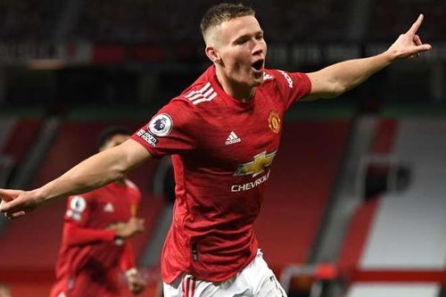 Tiền vệ M.U đi vào lịch sử sau đại thắng Leeds United