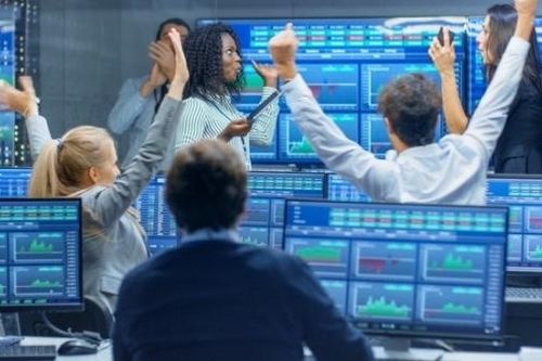 Tin nhanh thị trường chứng khoán ngày 18/12: VN Index lại 'bay cao'