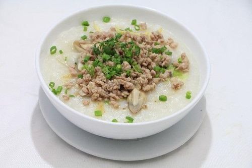 Cách nấu cháo thịt bò bằm, nước xương heo ngon chuẩn vị