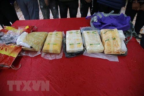 Bắt giữ 4 đối tượng mua bán, vận chuyển 30.000 viên ma túy tổng hợp