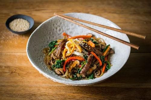 Bữa sáng đủ chất với miến xào bò cực thơm ngon