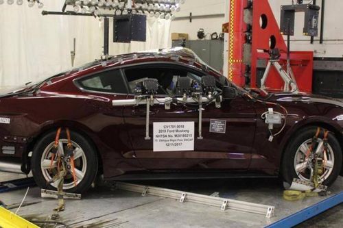 Ford Mustang dùng để thử nghiệm phá hủy được rao bán với giá siêu rẻ