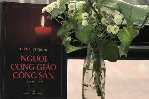 Ra mắt tiểu thuyết lịch sử 'Người Công giáo cộng sản'