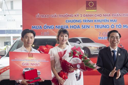 Tập đoàn Hoa Sen trao thưởng kỳ 2: 'Mua Ống nhựa Hoa Sen - Trúng ôtô Mazda CX-5'