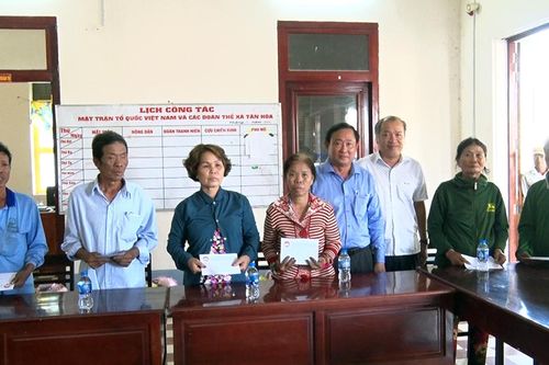 An Giang: Tiếp tục hỗ trợ các gia đình bị thiệt hại do hỏa hoạn ở Phú Tân