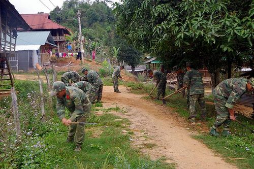 Củng cố tình quân dân ngày càng vững chắc