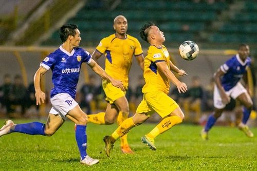 'May ra chỉ 1/5 CLB V.League... chuyên nghiệp'