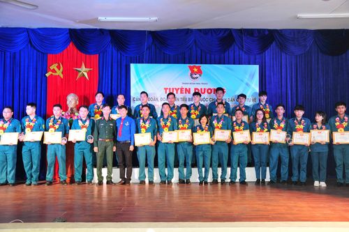 Tuyên dương 29 cán bộ đoàn, đoàn viên tiêu biểu thuộc các Chi đoàn Dân quân tự vệ