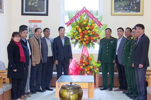 Lạc Dương: Thăm, chúc mừng nhân ngày thành lập Quân đội Nhân dân Việt Nam