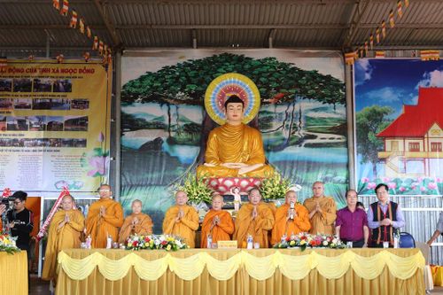 Xây ngôi tịnh xá đầu tiên của đồng bào Tây Nguyên