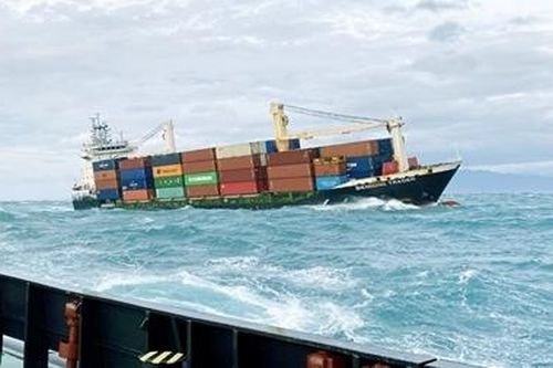 Lữ đoàn tàu ngầm 189 cứu hộ tàu biển Biendong Trader