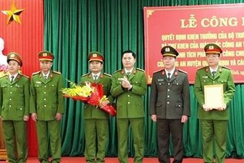 Khen thưởng Công an Quảng Bình về đấu tranh chuyên án phá rừng quy mô lớn