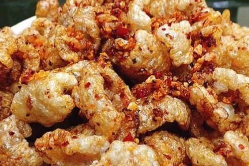 Làm da heo chiên giòn xóc mắm ớt siêu nhàn với nồi chiên không dầu, món ăn vặt cho hội chị em đây rồi