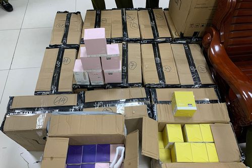 Bắt giữ lượng thuốc lá điện tử lậu lớn nhất từ trước đến nay