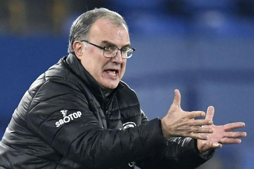 Leeds nếm trái đắng vì ngây thơ ở Premier League