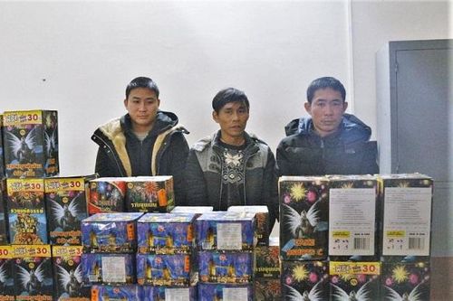 Hà Tĩnh: Phát hiện, thu giữ gần 1,2 tạ pháo