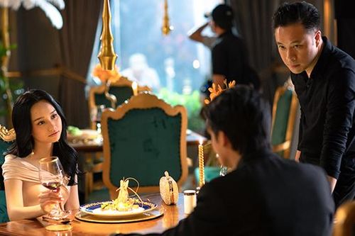 Victor Vũ tái hiện showbiz xa hoa trong phim 'Thiên thần hộ mệnh'