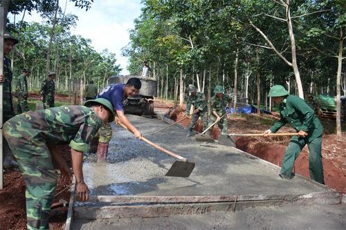 Quân đội nhân dân Việt Nam - Quân đội anh hùng