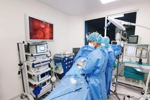 Nuốt gần 20 viên nam châm, bé trai 3 tuổi phải cắt nối ruột