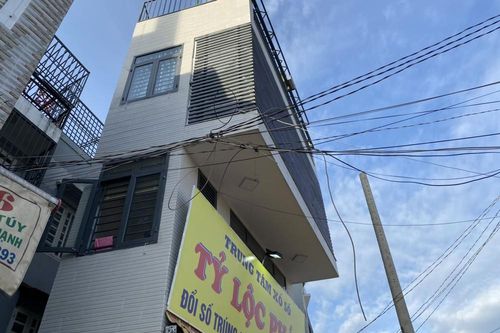 Loạt nhà siêu mỏng ở Sài Gòn vì 'nhường' đất mở rộng đường