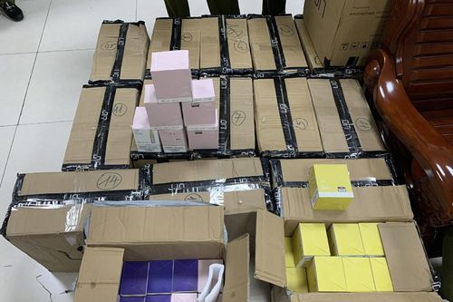Phá vụ kinh doanh thuốc lá điện tử lớn nhất từ trước đến nay