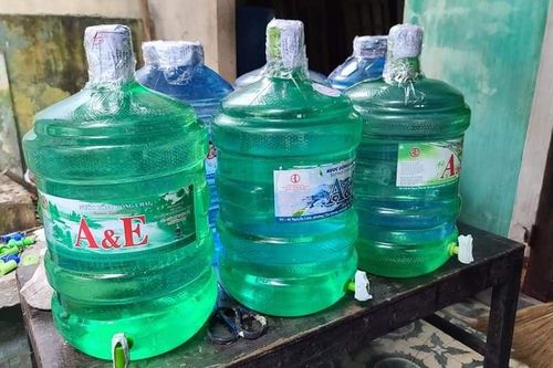 Nước uống đóng chai 'Anh & Em Đà Nẵng vi phạm vệ sinh an toàn thực phẩm