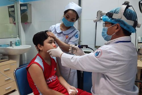 U xơ vòm mũi họng chảy máu không ngừng và các bệnh nguy hiểm khó tưởng tượng