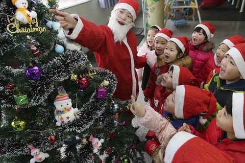 Đồ trang trí Noel đồng loạt giảm giá mạnh trước thềm Giáng sinh
