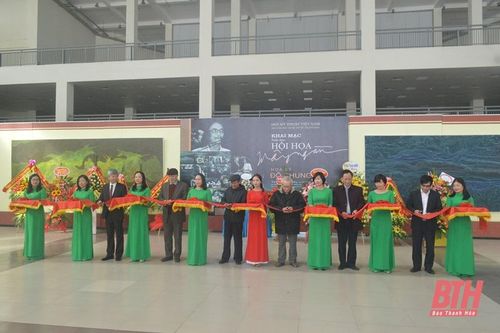 Khai mạc triển lãm hội họa 'Mây ngàn' của họa sĩ Đỗ Chung