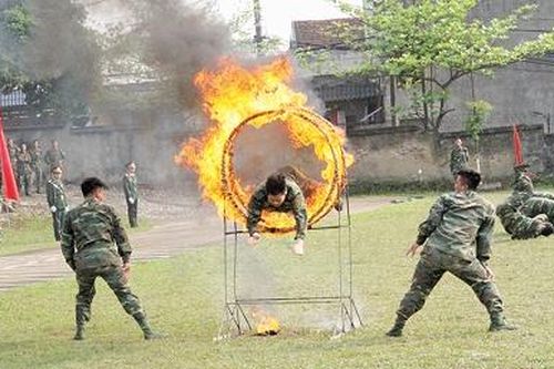 Bồi đắp thêm tình cảm quân dân