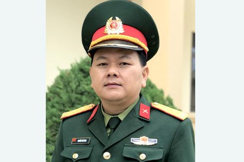 'Cán bộ là gốc của mọi công việc'