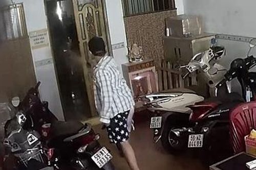 Nghi án dùng bình xịt hơi cay tấn công cướp tài sản ở cửa hàng ĐTDĐ